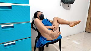 hey, you're that young canadian girl masturbating with a dildo after your hot shower, right?