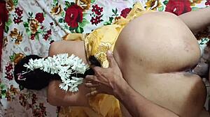 devr samjh kr chudwati rhi bhai ke sath hindi awaz mein in homemade bedroom scene