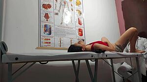 Hey, check out this ginecologista sticking finger in cu and fucking the paciente hard.