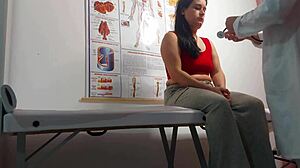 Hey, check out this ginecologista sticking finger in cu and fucking the paciente hard.