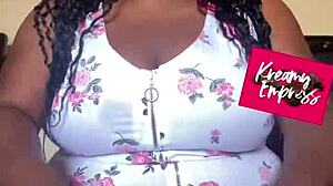 i love flexing my curvy toes