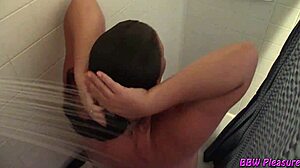 Порочная пухлая домохозяйка голышом