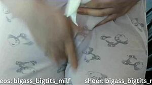 ¡Joder, intentaba masturbarme el coño con dedo pero me corrí como loca!