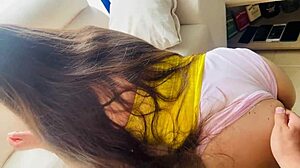 Madrastra puta venezolana en México se deja llenar tetas de semen por hijastro a cambio de dinero