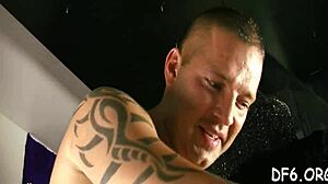 मासूम लड़की कैमरा पर टांगें फैलाकर यूरो टीन फिंगरिंग और हार्डकोर चूसाई से डिफ्लोरेशन