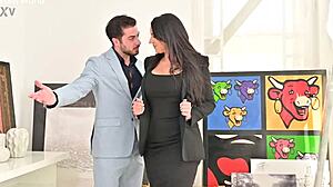 लंड भूखी जॉली लव को क्लाइंट्स ने ड्रेस स्टॉकिंग्स में DP मारा