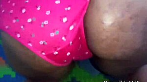 Indian desi aunty gets closeup pussy fucking in hot saree. Desi bhabhi enjoys tight sex video with college coed.