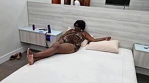 Bastidores da primeira vez no porno da milf grandona achocolatada