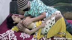 देसी बीवी ने पति संग सालगिरह की इंटीमेट चुदाई