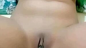 beautiful indian babe fingers her tight juicy pussy in steamy solo session