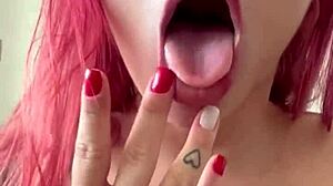 puta exibe cuzinho piscando com plug e consolo masturbando sacanagem