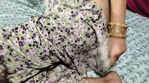 सौतेली आंटी की बड़ी गांड घरेलू एनल काउगर्ल राइड के बाद क्रीमपाई!