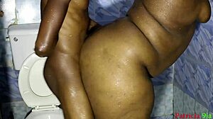 BBW Desi Aunty Bathroom Blowjob Cumshot