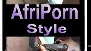 性感黑妞趴桌狗交粗黑巨屌猛干