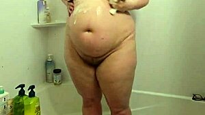 Hidden cam catches bbw milf wet ass tits showering