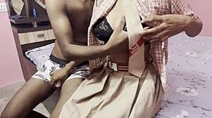 देसी स्कूलगर्ल ब्वायफ्रेंड से बेडरूम डॉगी क्रिम्पाई टाइट चूत कमशॉट!