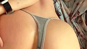 i woke up horny n came with her twice this morning on cam 😩💦