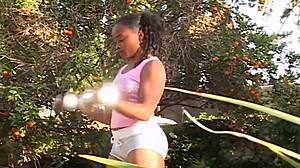 अरे मिल्फ, मुंडी चूत फैला मेरे काले लंड को गले तक मुंह में ले