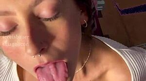 loira da puc brasileira exibindo o cuzão no motel temático pro coroa?