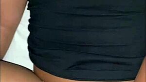 कोलकाता कॉलेज बेब्स बेडरूम में मॉन्स्टर लंड सवारी वायरल हो गई