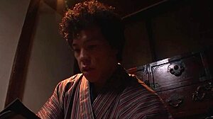 वाह इस ढीली चुच वाली जापानी जवान 18+ ने रॉ अनसेंसर्ड क्रीमपाई राइडिंग में बहकाया!