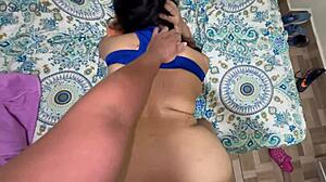 हताश 18 वाली ने बोतलें देकर चूत ट्रेड की होममेड चुदाई