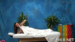 सेक्सी मसाज लड़की बूढ़े लंड को रफ चूसते देखना चाहोगे?