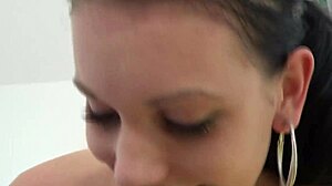 i love this brunette taking cock mouth and pussy closeup homemade 😍💦