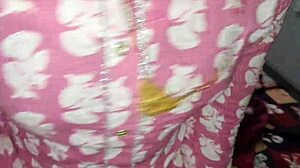 कामुक देसी देवी रफ एनल क्रिम्पाई चुदाई से फैंटसी पूरी करती है