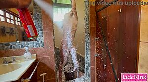 ¿Cómo se siente el castigo con espuma y escritura corporal, esclavo?!