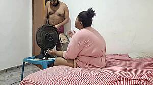 Squirt masivo de madrastra explota con embestida en coño enorme