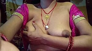 Beautiful married bhabhi night self fucking
