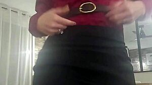 Come eat this mature slut's wet pussy up close