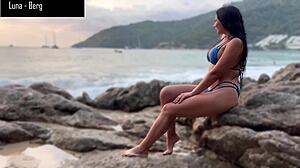 Pickup Photographer Fucks Model in All Holes Beach Outdoor!